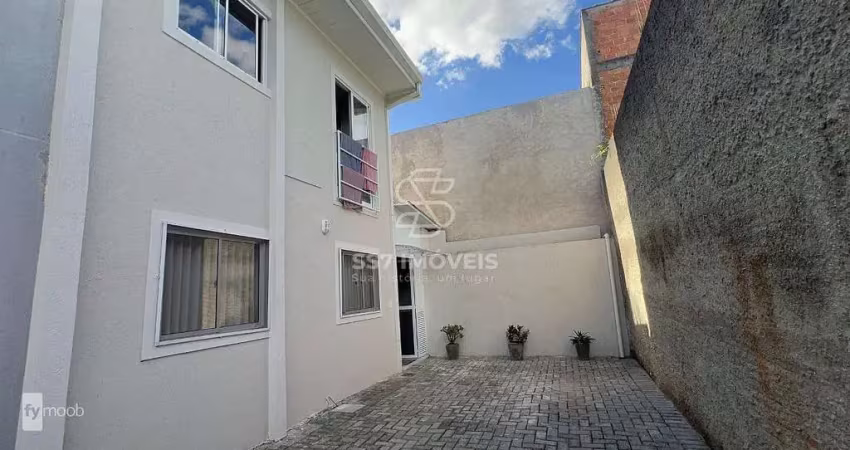 Sobrado com 3 quartos em condomínio fechado no bairro santa felicidade!