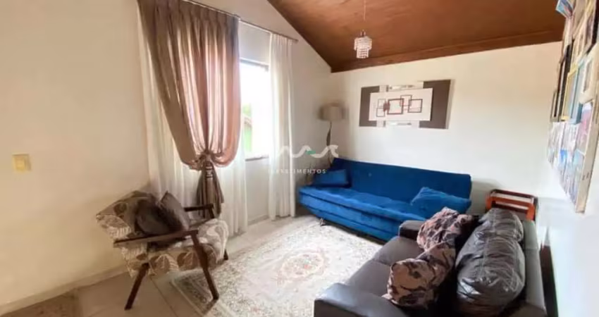 Oportunidade em bombinhas: casa com suíte, piscina e área gourmet na praia de zimbros