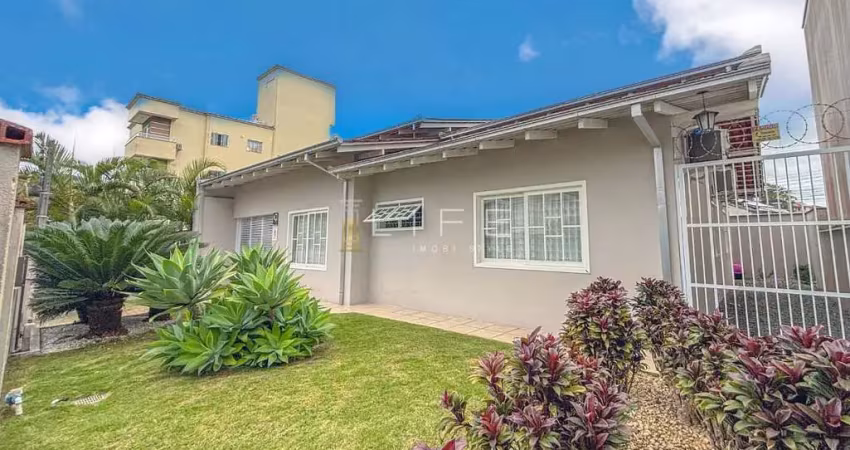Casa com 3 quartos à venda na Rua Manaus, Saguaçu, Joinville