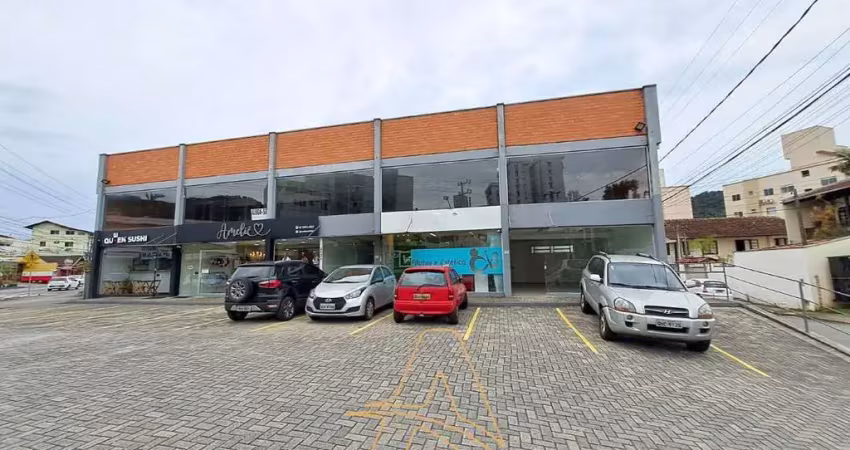 Sala comercial térrea com 50m² e estacionamento rotativo no garcia