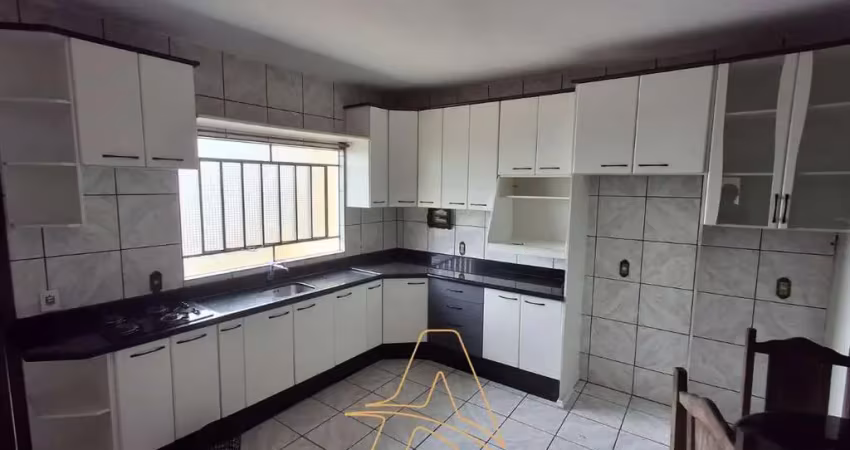 Parte superior de casa com 4 dormitórios e área de festas no bairro escola agrícola