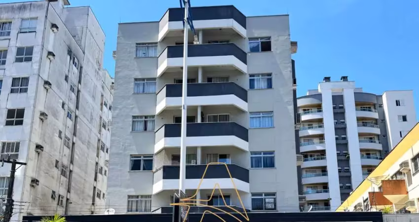 Apartamento de 1 dormitório com sacada e garagem em frente à furb