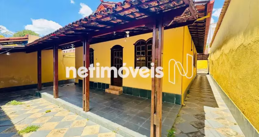 Casa com 3 quartos para alugar na Rua Vieira de Campos, Planalto, Belo Horizonte
