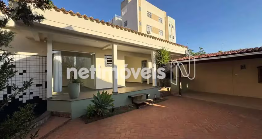 Casa com 4 quartos para alugar no União, Belo Horizonte 