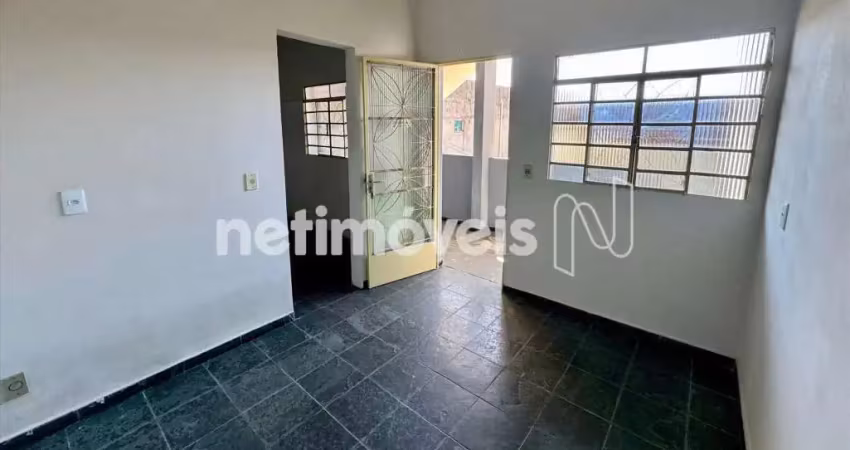Casa com 2 quartos para alugar na Rua Francisco Amâncio Ferreira, São Bernardo, Belo Horizonte