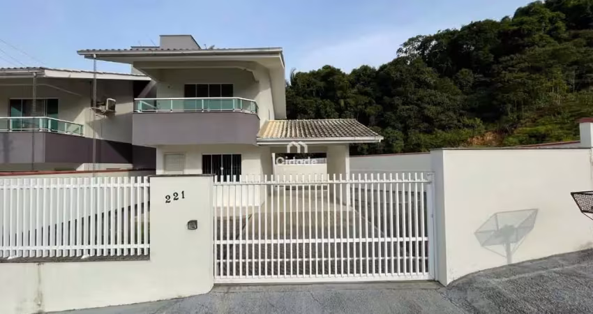 Casa com 2 quartos para alugar na Benjamino Pradi, 221, Barra do Rio Cerro, Jaraguá do Sul