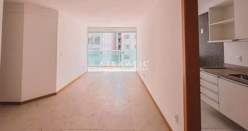 Apartamento 3 quartos com suíte e lazer completo a meia quadra do mar – beverly hills itapoã