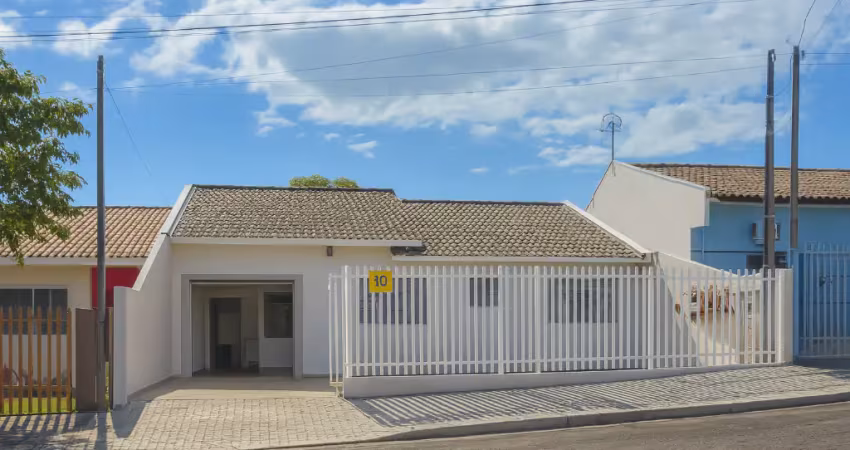 Casa espaçosa com energia solar e sobra de terreno, bairro padovani. 3 quartos e 3 vagas de garagem. 250 mt.