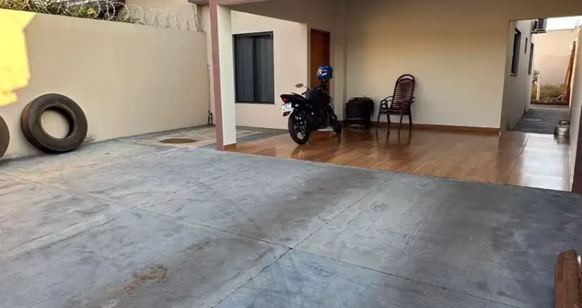 Casa com 2 quartos à venda na Avenida Dona Bercholina, Jardim Bandeirantes, Itumbiara