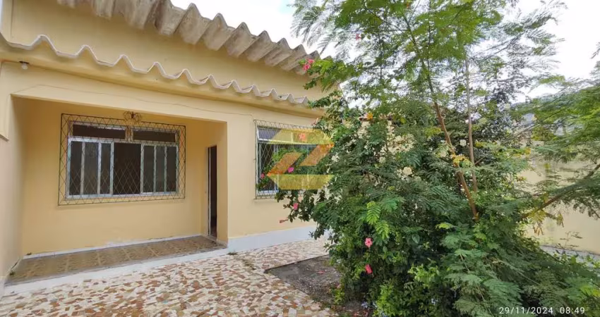 Casa térreo, com área externa, bangu, próximo ao parque leopoldina