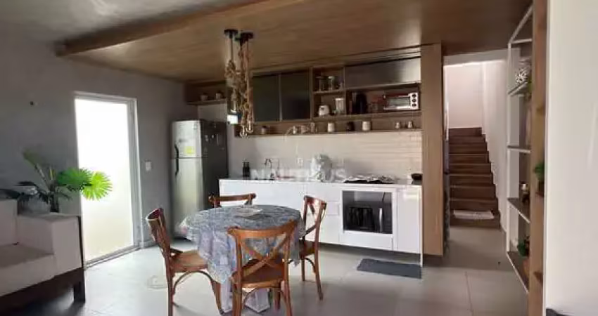 Venda de casa triplex 3/4 sendo 1 suíte e 1 semi suíte com  2 vagas de  garagem
