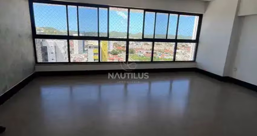 Venda de apartamento 3/4 sendo 2 suítes com closet e 3 vagas de garagem.