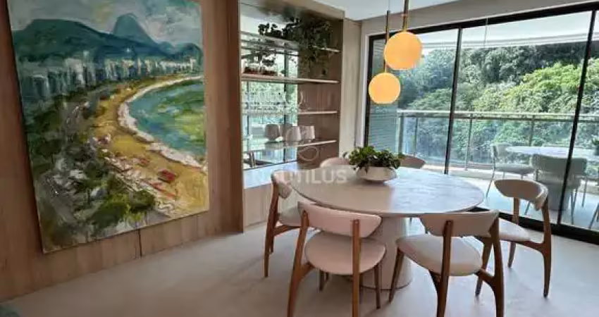 Apartamento à venda com 4 suítes e 3 vagas de garagem.