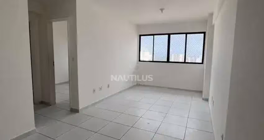 Apartamento para locação com 2/4 sendo 1 suíte e 3 vagas de garagem.