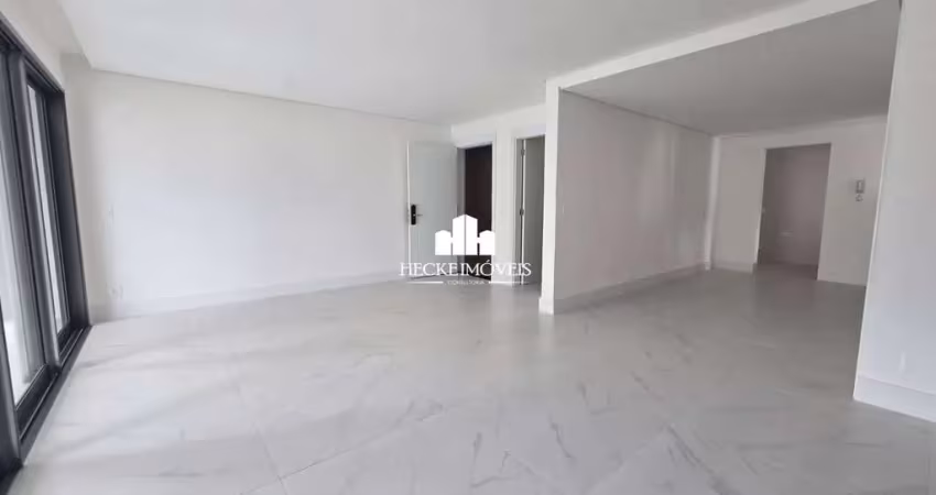 Apartamento de 131m² com 3 dormitórios e 2 vagas. cabral