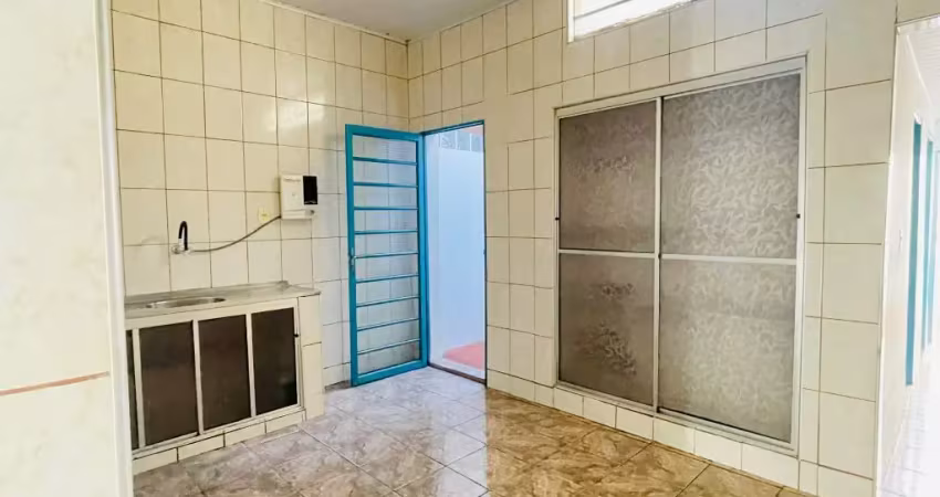 Casa dois dormitórios próximo ao centro no bairro vila assis, sorocaba
