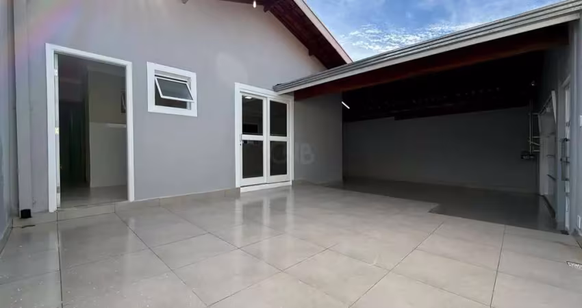 Casa com dois dormitório e suíte. com área gourmet,