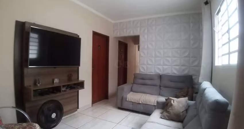 Casa a venda 3 dormitórios sendo 1 suíte 2 banheiros 2 vagas e churrasqueira