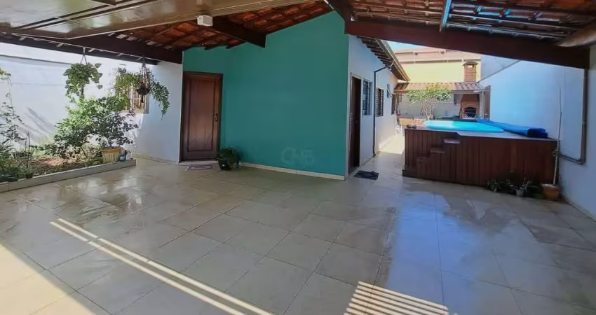 Casa a venda / térrea / 3 quartos / piscina/ churrasqueira / 122m2 /jd. caxambu