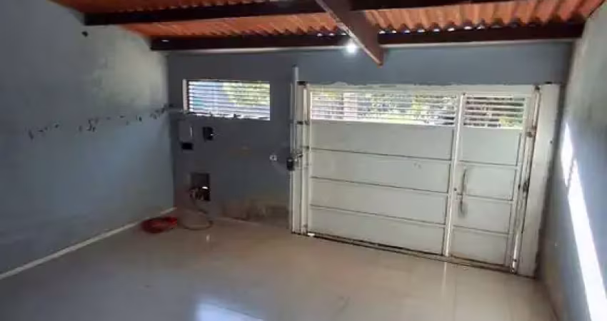 Casa para venda de esquina com edícula, próximo ao hospital regional e creche pr
