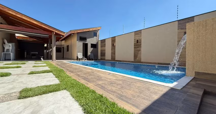 Casa com piscina e 02 dormitórios em santa bárbara d’oeste-sp