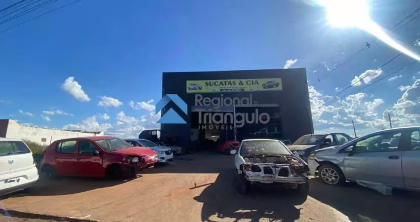 Galpão com escritório e acesso duplo - av. dr celso maeda