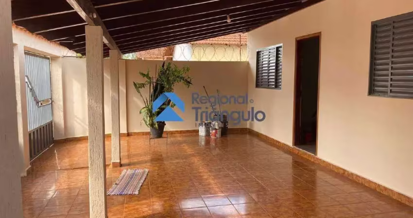 Casa com 3 quartos à venda na Rua 20, Setor Paranaíba, Itumbiara