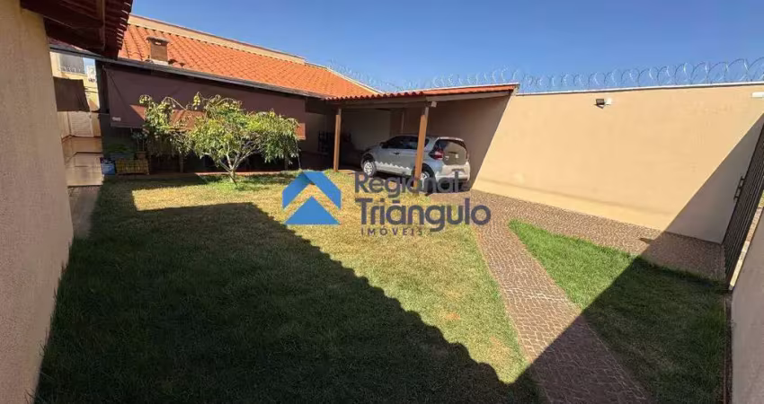Casa à venda na Avenida Maria de Almeida Cunha, Residencial Beira Rio II, Itumbiara