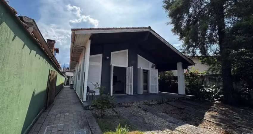 Locação definitiva com 3 dormitórios + edícula - aluga sem mobilia