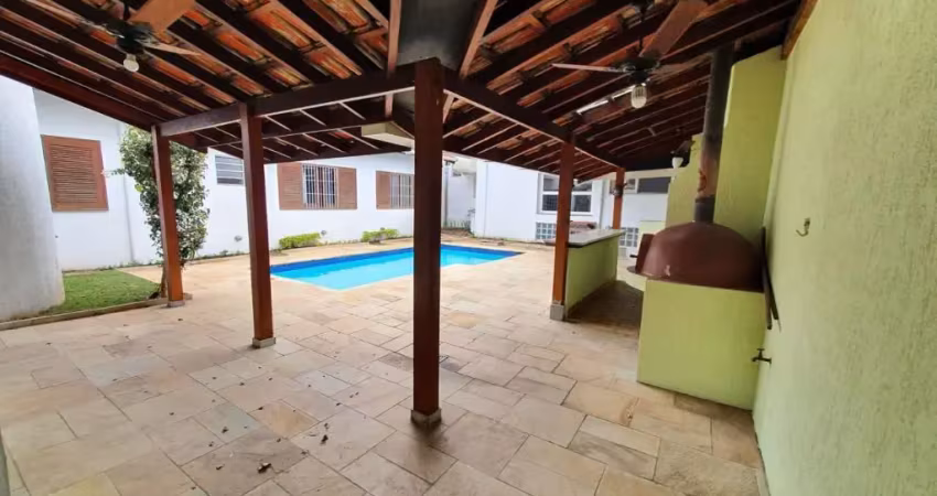 Um achado! térrea em rua fechada na granja julieta!