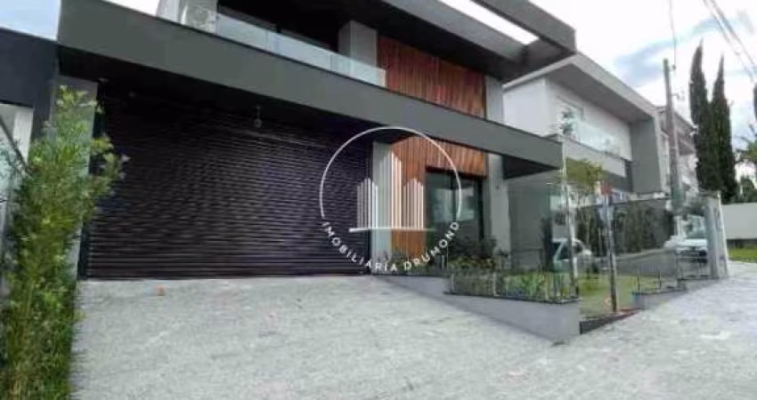 Casa 4 Quartos com 4 Suítes e 311m² - Pedra Branca