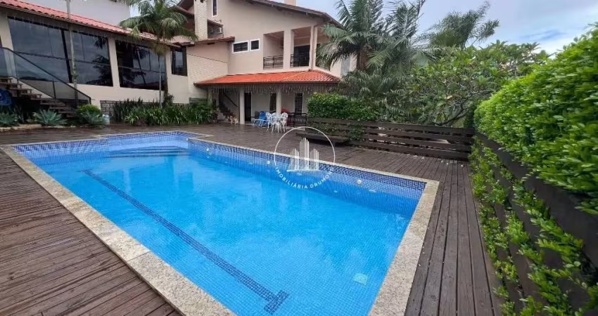 Casa 410m² com 5 Quartos e Suítes na Forquilhinha