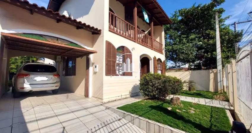 Casa 197m² com 4 Quartos e Suíte em Barreiros