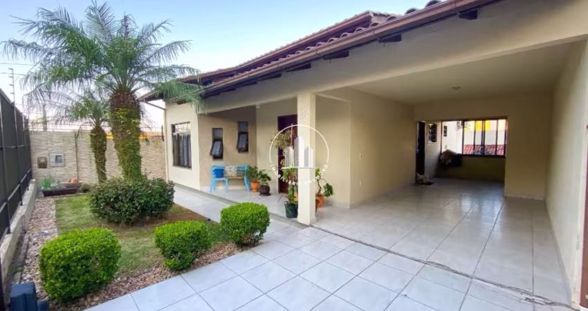 Casa 4 Dormitorios com 1 Suíte - Areias