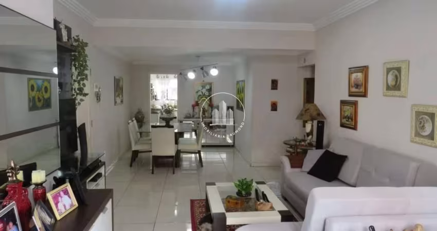 Apartamento 4 Quartos com 2 Suítes e 274m² - Centro