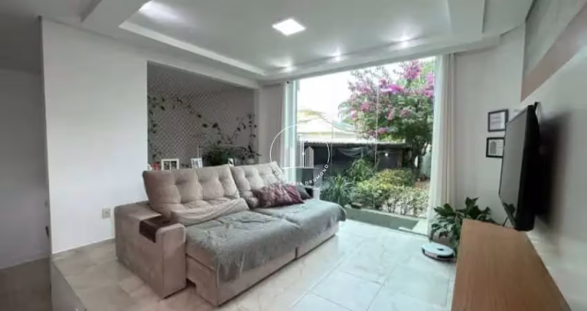 Casa com 3 Quartos sendo 2 Suítes - Ponta de Baixo