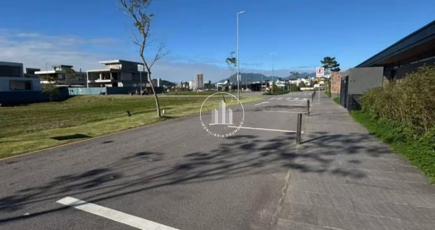 Terreno de esquina no Reserva da Pedra - Pedra Branca