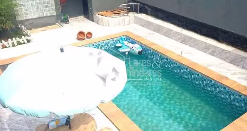 Casa de campo em cond com 720 m² 3 dorm 2 salas sendo duas casas, piscina e churrasqueira com 5 vag