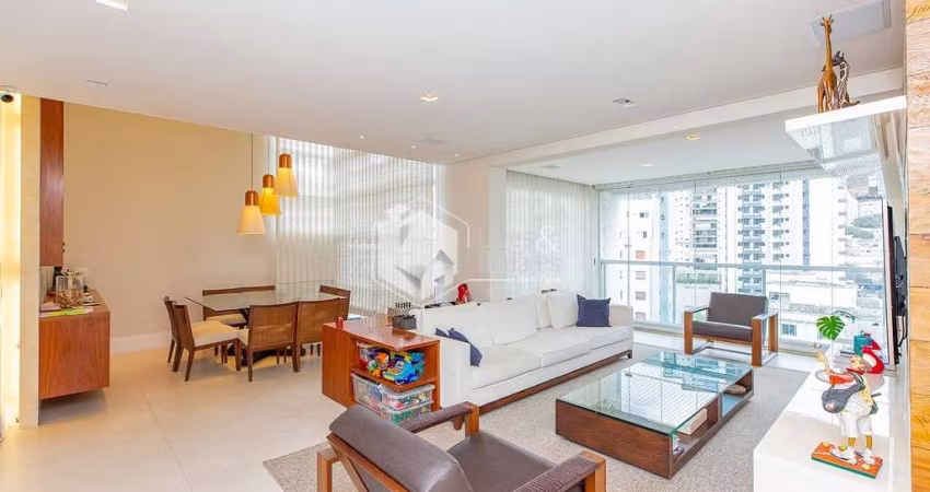Apartamento tipo para venda com 3 quartos, sendo 3 suítes, 240m²