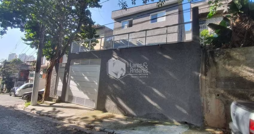 Sobrado enorme para venda   300m², 5 dormitórios ( sendo 1 suíte), 3 vagas mais 3 salões.  Lauzane
