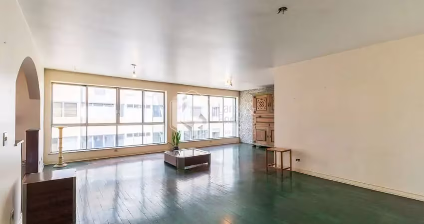 Apartamento tipo para venda com 3 quartos, sendo 1 suíte, 227m²