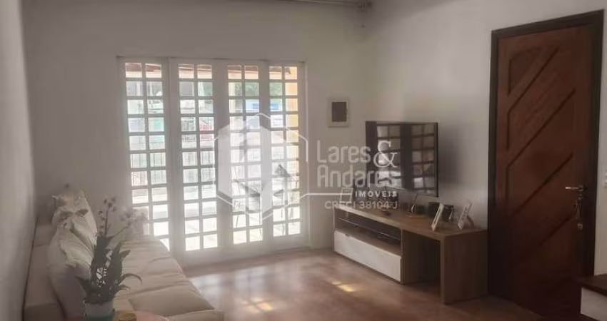 Casa tipo para venda com 4 quartos, sendo 1 suíte, 180m²