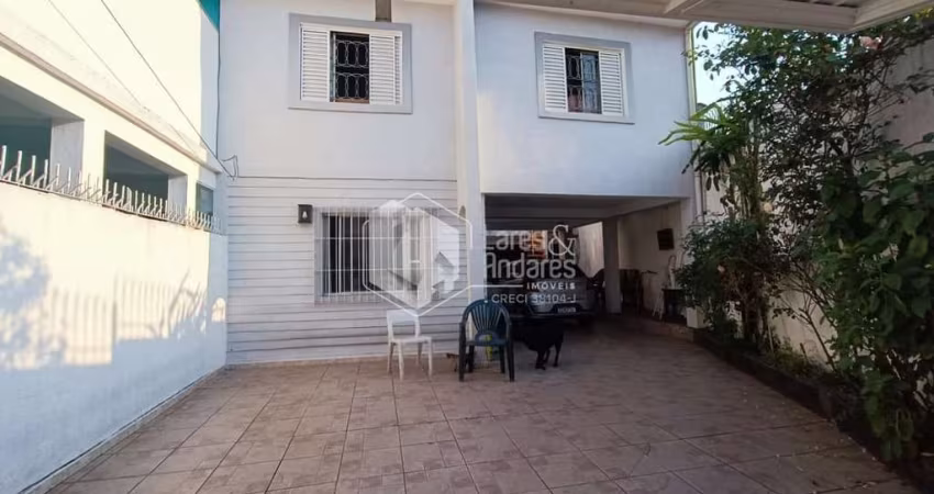 Casa tipo para venda com 3 quartos, sendo 2 suítes, 190m²