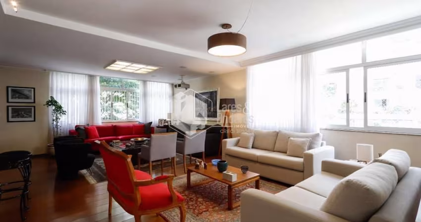Apartamento tipo para venda com 3 quartos, sendo 1 suíte, 198m²