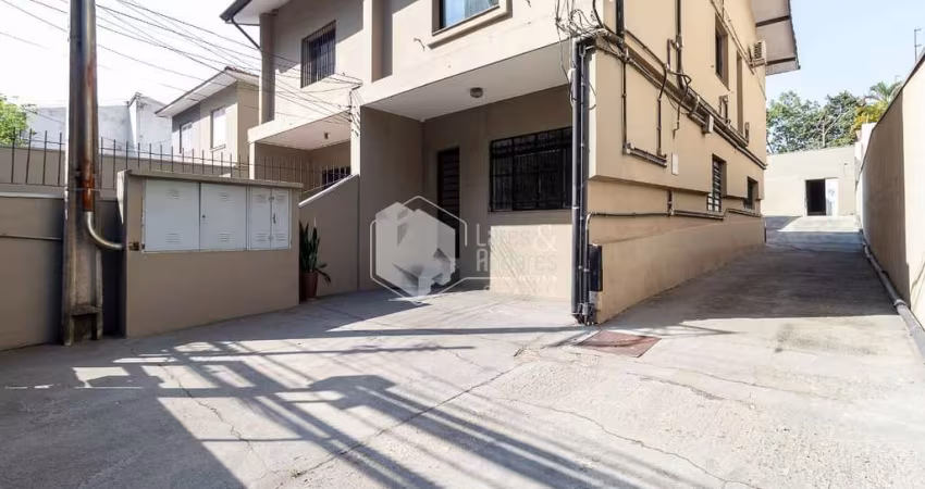 Casa tipo para venda com 3 quartos, 208m²