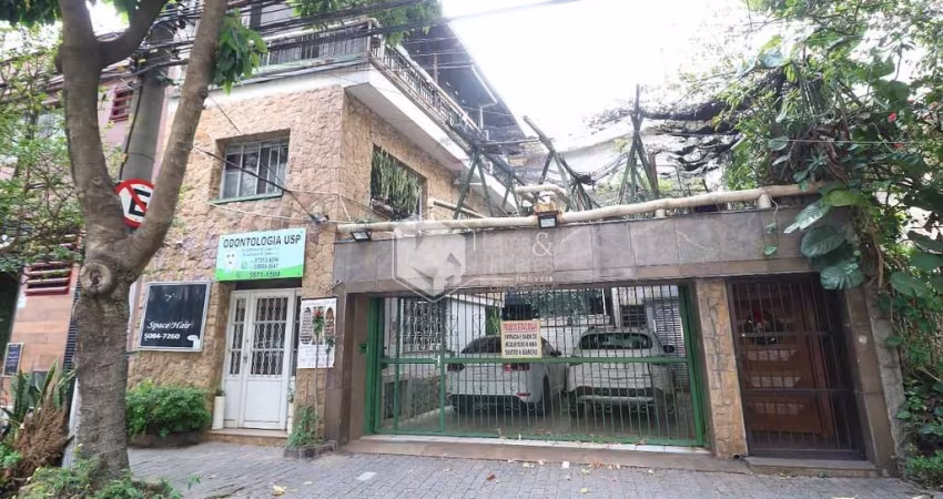Casa tipo para venda com 4 quartos, sendo 4 suítes, 414m²