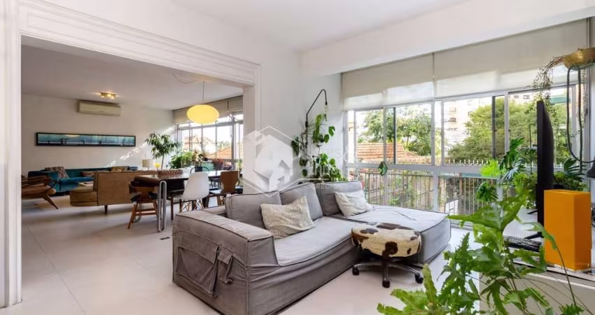Apartamento tipo para venda com 3 quartos, sendo 1 suíte, 230m²