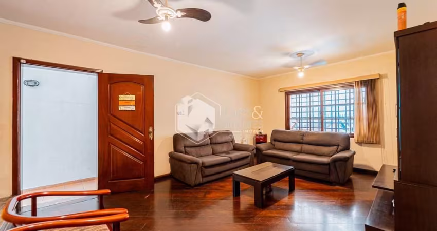 Casa tipo para venda com 5 quartos, sendo 2 suítes, 233m²