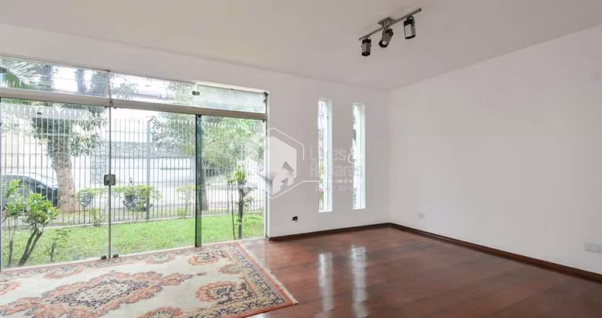 Sobrado para venda com 4 quartos, sendo 2 suítes, 331m²