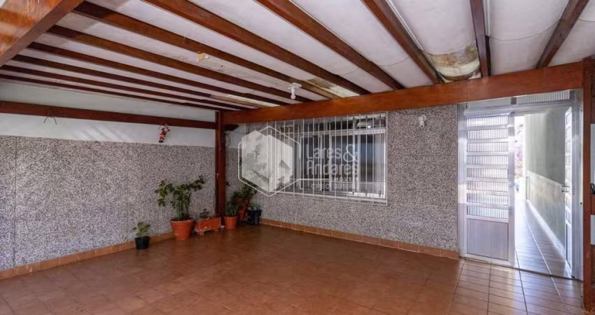 Sobrado para venda com 3 quartos, sendo 2 suítes, 195m²
